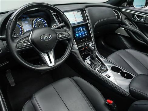 Used 2019 INFINITI Q60 3.0t Luxe w/ Essential Package RWD image 18