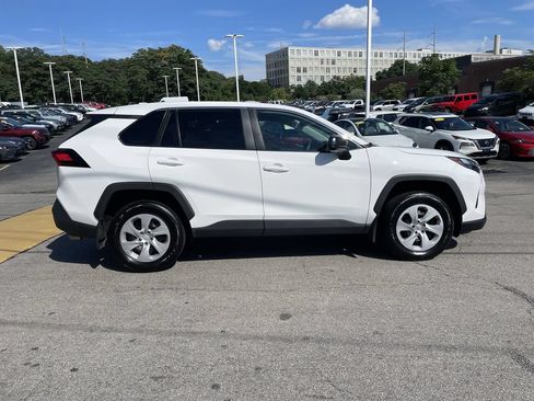 Certified 2024 Toyota RAV4 LE AWD/4WD image 7