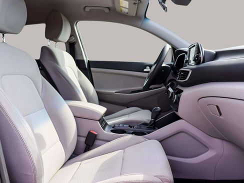 Used 2019 Hyundai Tucson SE image 30