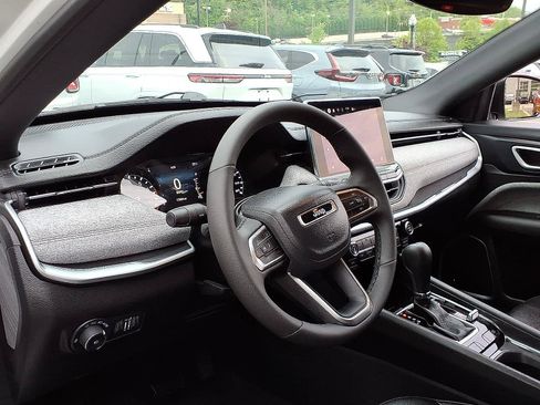 Certified 2024 Jeep Compass Latitude w/ Sun and Sound Group AWD/4WD image 7