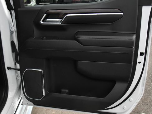 Used 2024 GMC Sierra 1500 SLT image 44