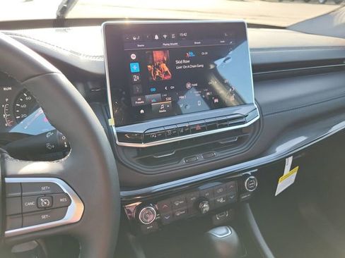 New 2026 Jeep Compass Latitude image 12