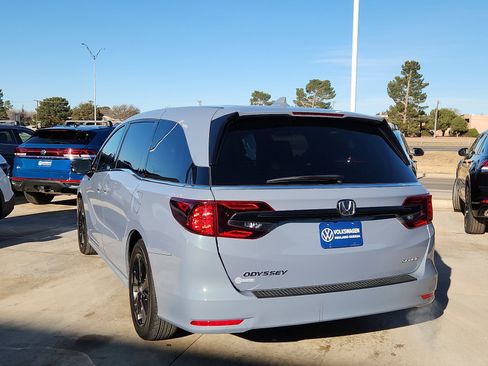 Used 2024 Honda Odyssey Sport image 5