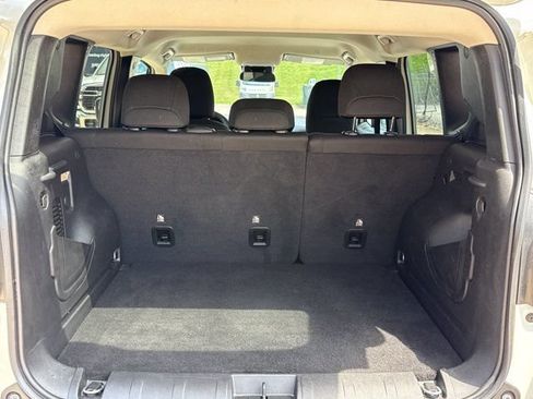Used 2023 Jeep Renegade Altitude AWD/4WD image 8
