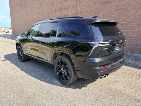 Used 2024 Chevrolet Traverse RS AWD/4WD image 3