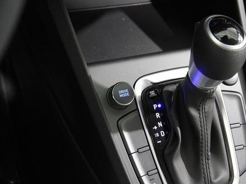 Used 2022 Hyundai Kona SEL image 15