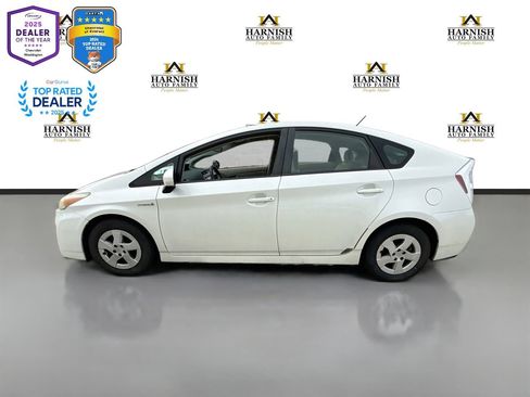 Used 2011 Toyota Prius Three FWD image 2