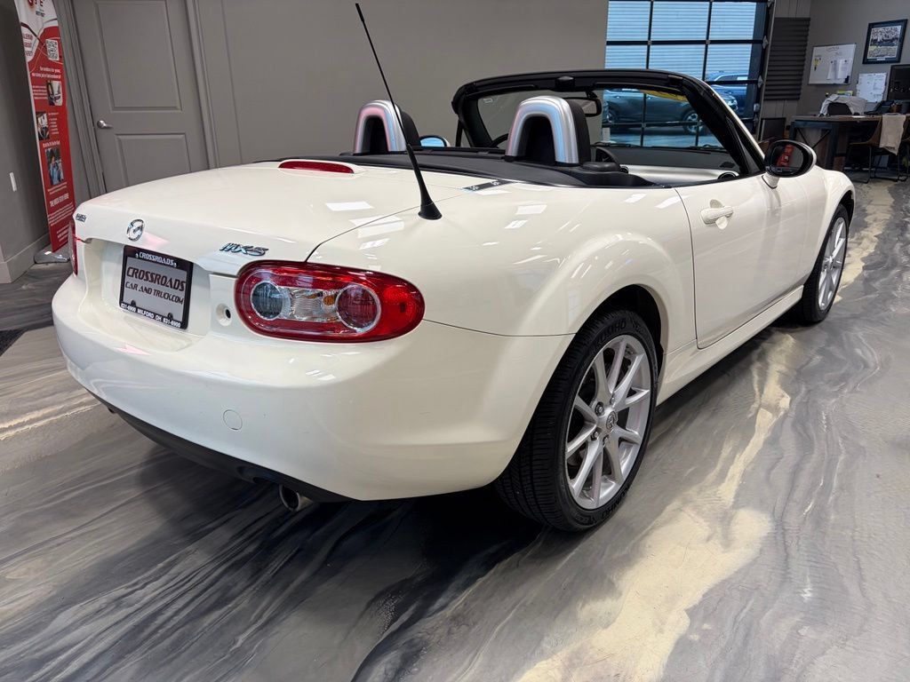 Used 2009 MAZDA MX-5 Miata Touring w/ Suspension Pkg RWD image 25