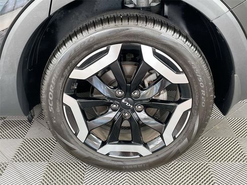 Certified 2024 Kia Telluride S w/ S Sunroof Package AWD/4WD image 38