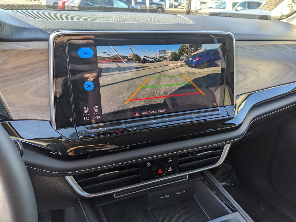 Certified 2024 Volkswagen Atlas SE FWD image 23