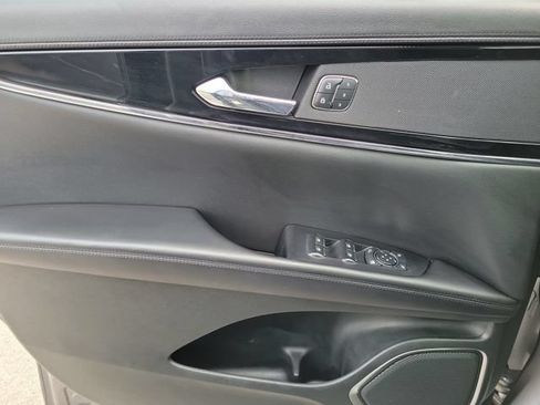 Certified 2023 Lincoln Nautilus AWD w/ Premium Package image 15