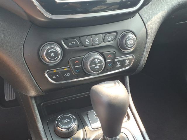 Certified 2021 Jeep Cherokee Limited w/ Elite Package AWD/4WD image 27