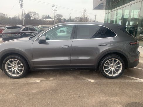 Used 2020 Porsche Cayenne image 2