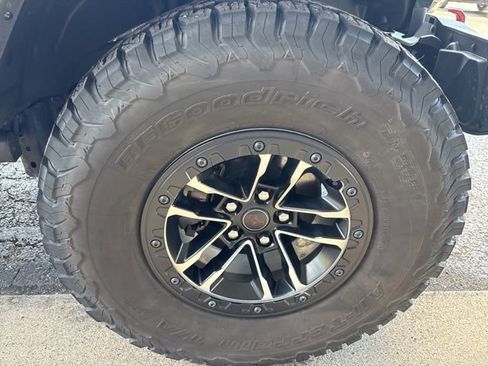 Used 2024 Jeep Wrangler Unlimited Rubicon w/ XTREMEE 35" Tire Package AWD/4WD image 23