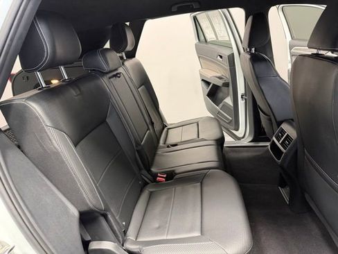 Used 2022 Volkswagen Atlas Cross Sport SE image 24