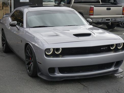 Used 2016 Dodge Challenger SRT Hellcat image 6