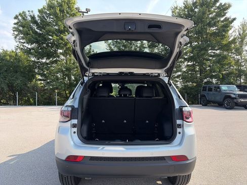 New 2026 Jeep Compass Limited AWD/4WD image 8