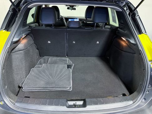 Certified 2025 Nissan Kicks SR image 38