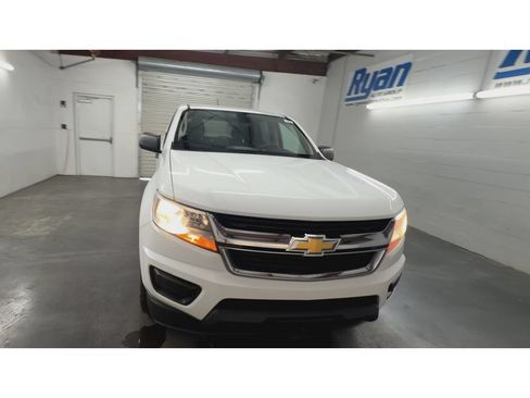 Used 2019 Chevrolet Colorado W/T w/ WT Convenience Package RWD image 3