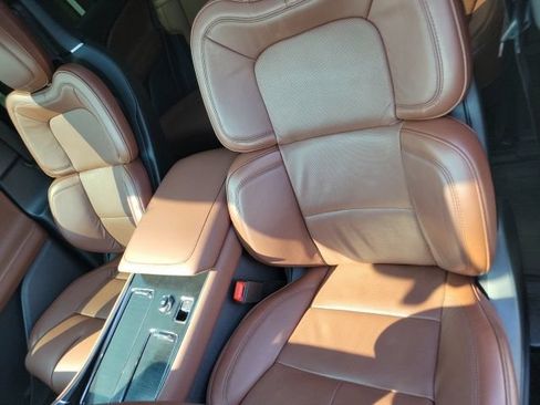 Certified 2025 Lincoln Aviator Reserve w/ Equipment Group 201A AWD/4WD image 33
