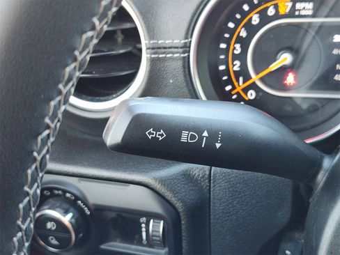 Used 2023 Jeep Gladiator Overland w/ Popular Equipment Package image 37