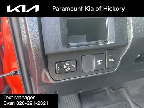 Used 2018 Toyota Tacoma SR5 image 19