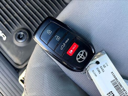 Used 2025 Toyota Tacoma SR5 image 15