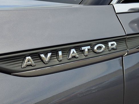 Used 2022 Lincoln Aviator AWD w/ Premium Package image 30