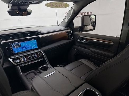 Used 2024 GMC Sierra 2500 Denali w/ Denali Reserve Package image 25