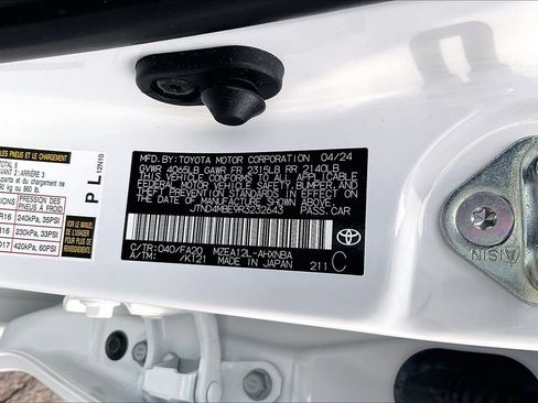 Used 2024 Toyota Corolla SE w/ SE Package FWD image 6