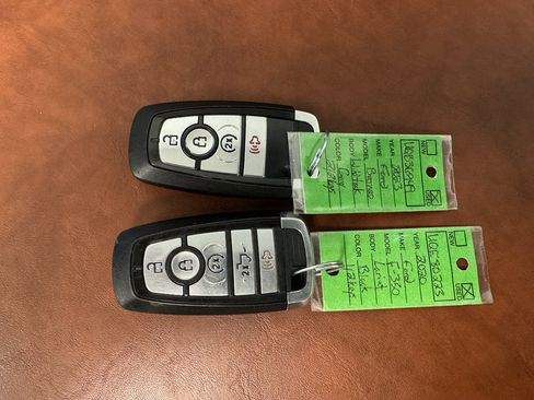 Used 2023 Ford Bronco Wildtrak image 39