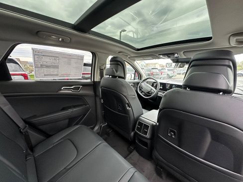 New 2026 Kia Sportage EX AWD/4WD image 17