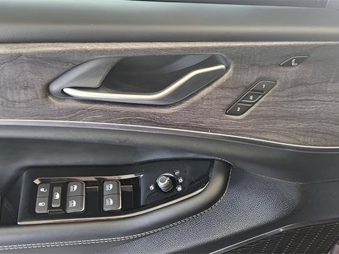 Used 2024 Jeep Grand Cherokee L Overland w/ Luxury Tech Group IV image 13