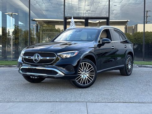 Used 2024 Mercedes-Benz GLC 300 image 2