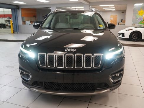 Used 2019 Jeep Cherokee Limited image 11