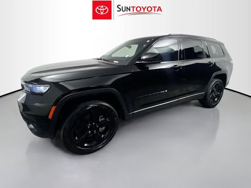 Used 2025 Jeep Grand Cherokee L Laredo AWD/4WD image 9