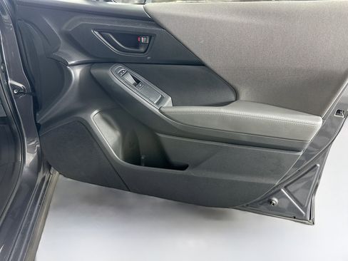 Used 2025 Subaru Crosstrek 2.0i Premium image 30