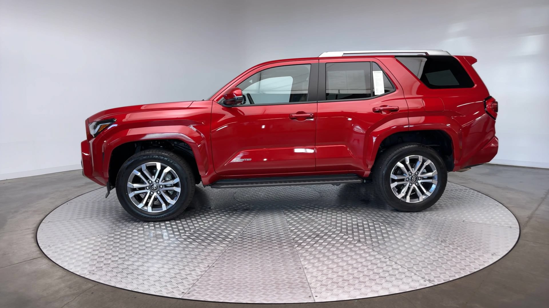 Used 2025 Toyota 4Runner Limited AWD/4WD image 5