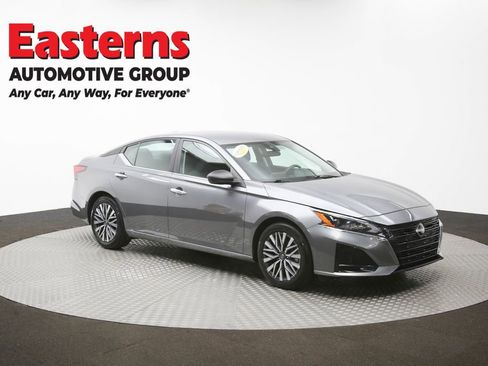 Used 2025 Nissan Altima 2.5 SV image 48
