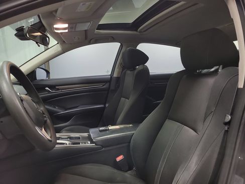 Used 2018 Honda Accord EX image 14