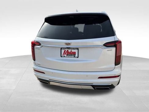 Used 2021 Cadillac XT6 Premium Luxury image 5