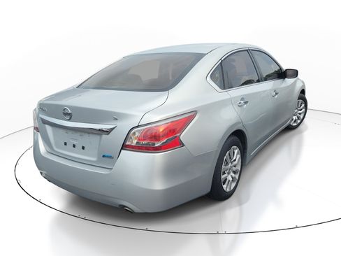 Used 2014 Nissan Altima 2.5 S FWD image 9