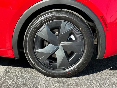 Used 2026 Toyota Prius SE image 29