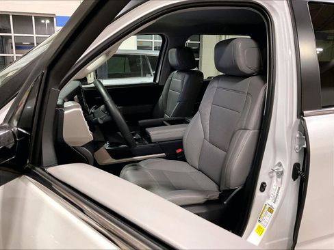 Used 2024 Toyota Tundra Limited image 10