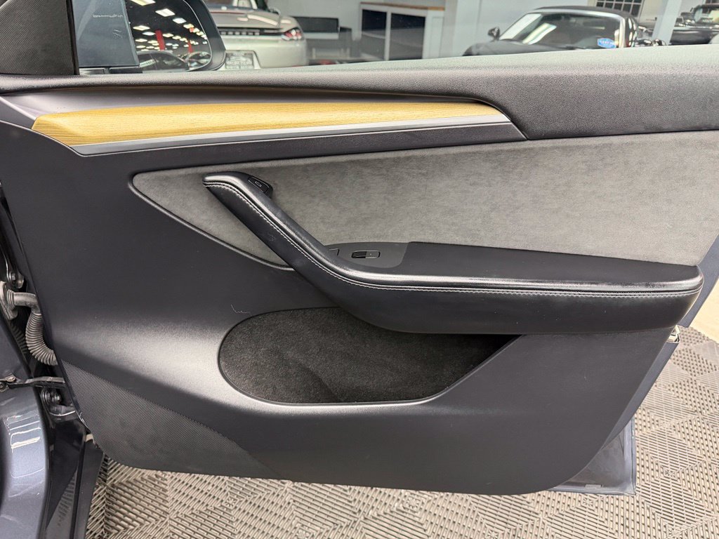 Used 2023 Tesla Model Y Long Range AWD/4WD image 50