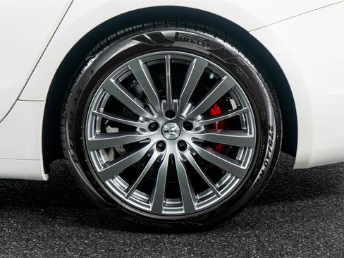 Used 2023 Maserati Ghibli Modena RWD image 17