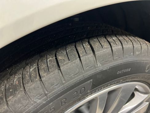 Certified 2026 Cadillac XT5 Premium Luxury w/ LPO, Floor Liner Package image 10