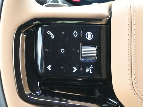 Used 2025 Land Rover Range Rover Sport Dynamic SE image 18