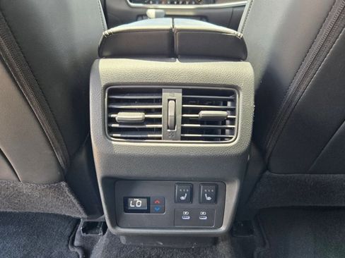 Used 2026 Nissan Rogue Platinum w/ Platinum Premium Package AWD/4WD image 18