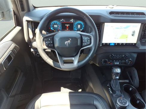 Used 2025 Ford Bronco Badlands AWD/4WD image 16